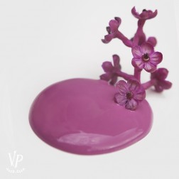 Vintage Paint. Cheerful Cherry