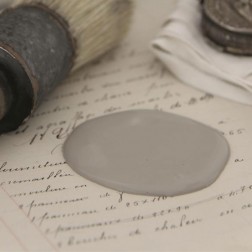 Vintage Paint. Warm Latte