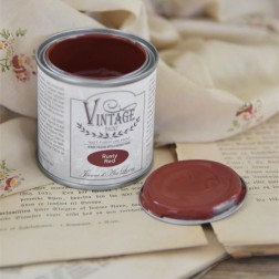 Vintage Paint. Rusty Red